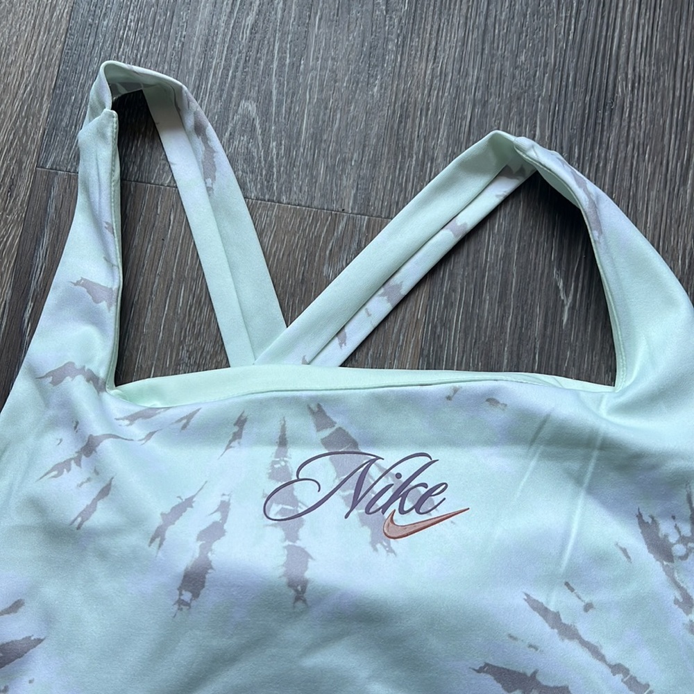 NWT Nike cropped Racerback built in bra workout top mint green grey drift XL - Picture 5 of 10